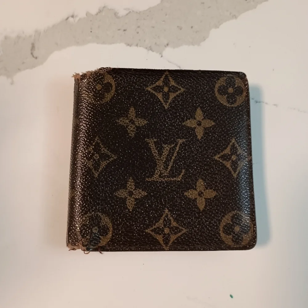 Authentic LOUIS VUITTON Monogram Canvas Leather Marco Bifold Wallet